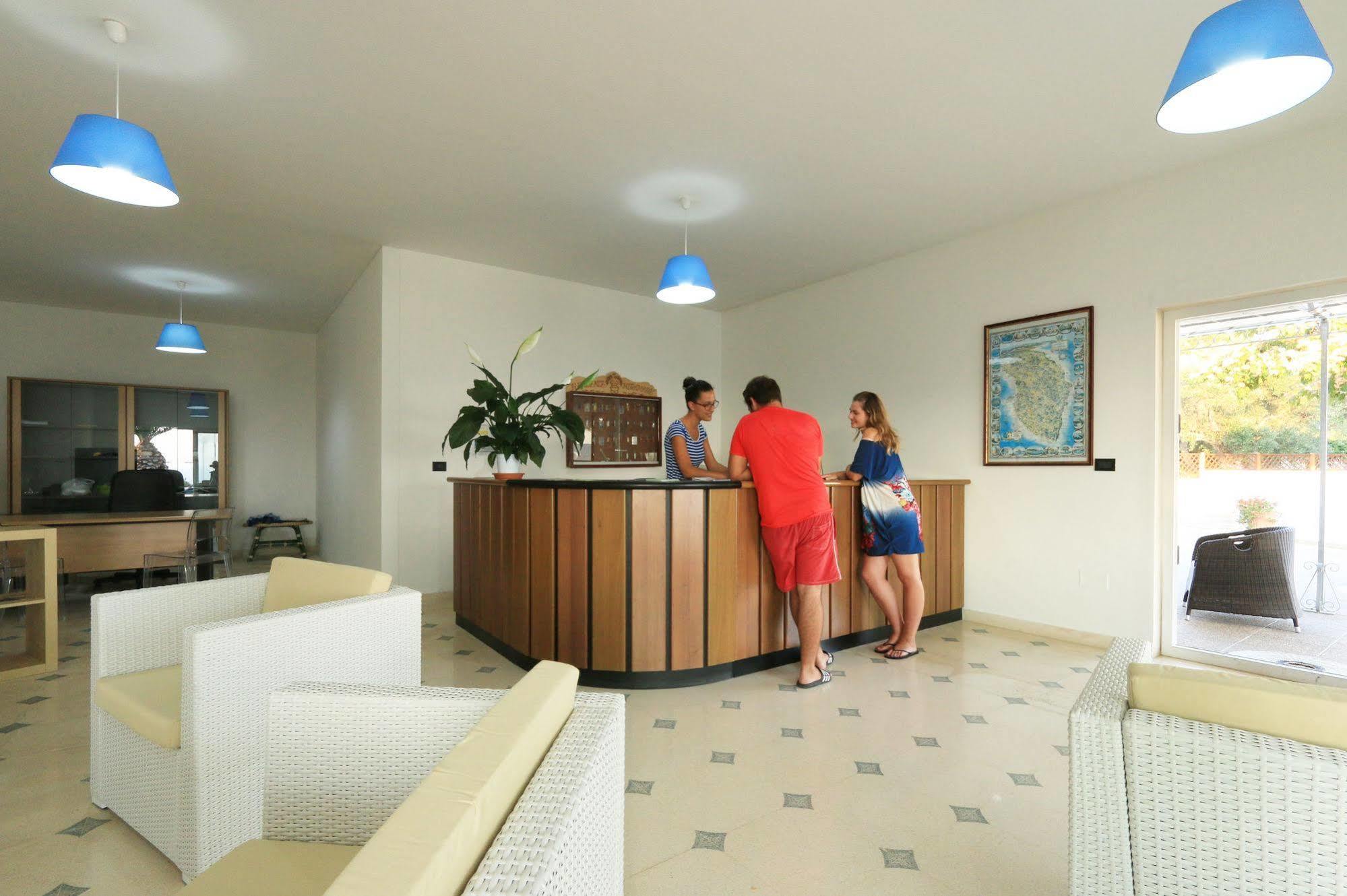 Hotel Residence Miramare Торре-Вадо Екстер'єр фото